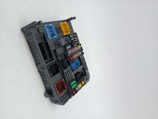 CAJA RELES / FUSIBLES OPEL CORSA F