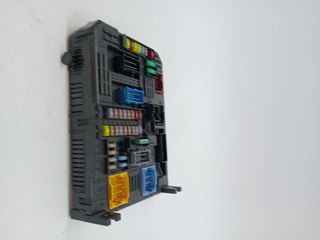 CAJA RELES / FUSIBLES OPEL CORSA F