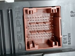 CAJA RELES / FUSIBLES OPEL CORSA F