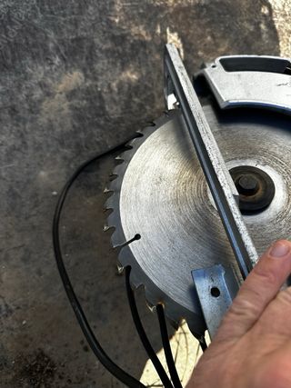 Sierra Circular Kenston 2000W