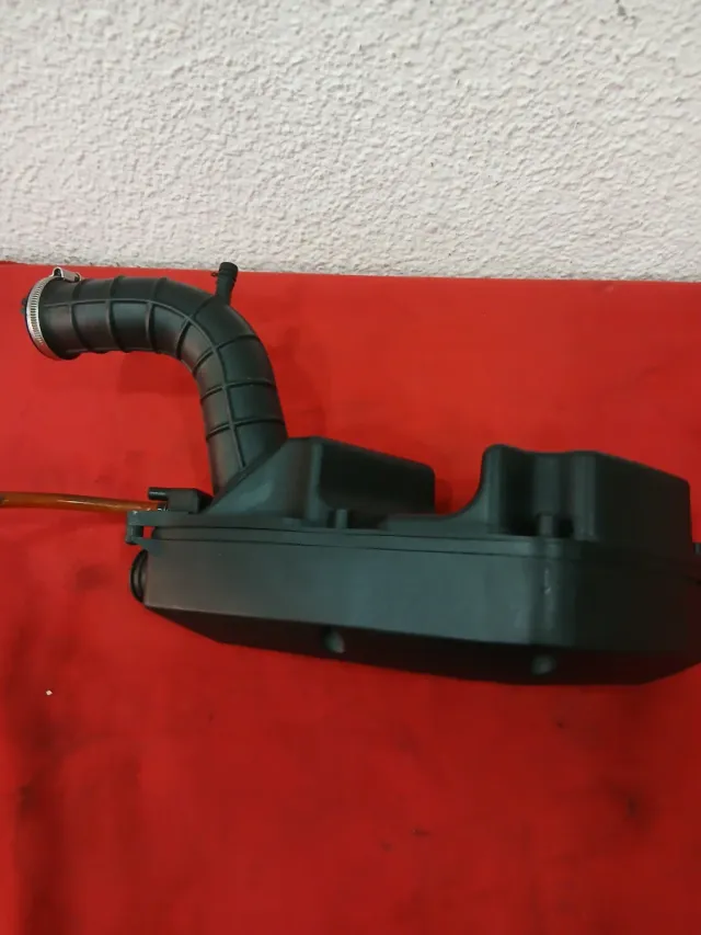 Caja filtro Kymco B&W