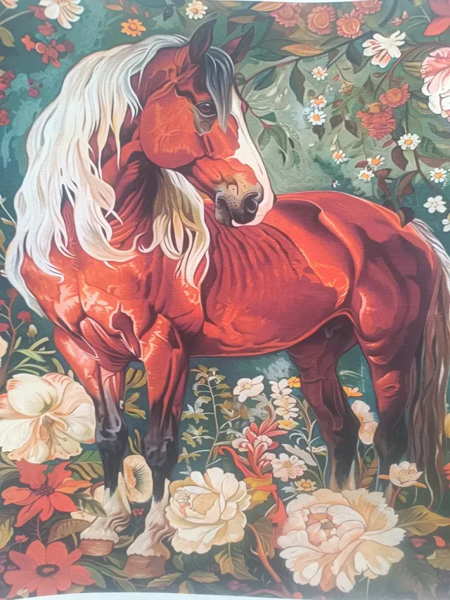 Stampa tela cavallo bianco fiori rossi