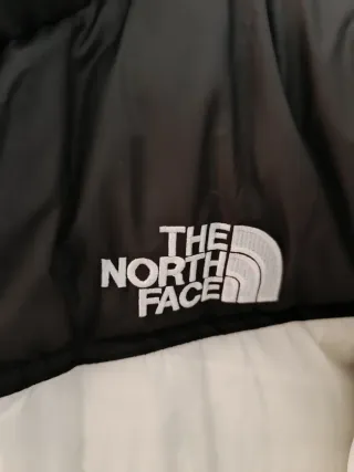Chaqueta The North Face Blanca y Negra