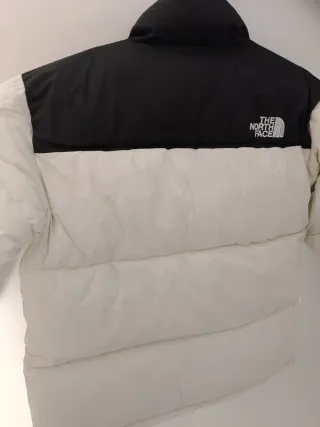 Chaqueta The North Face Blanca y Negra