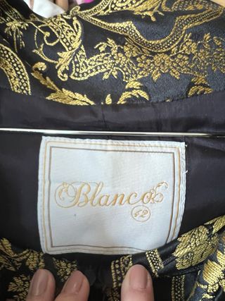 Abrigo de fiesta negro y dorado