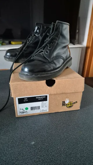 Vendo Dr. Martens N. 41 nere come nuove