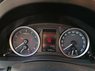 CUADRO INSTRUMENTOS TOYOTA AURIS (3)