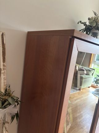 muebles de salón, estantería, mesa y 4 sillas