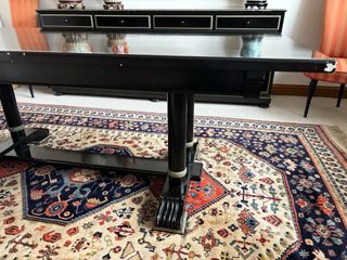 Mesa de comedor de madera