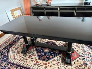 Mesa de comedor de madera