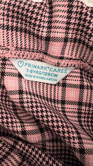 Minifalda a cuadros rosa y negra