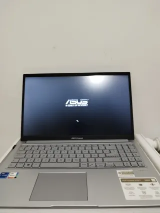 ASUS Vivobook Portatile Grigio/Argento