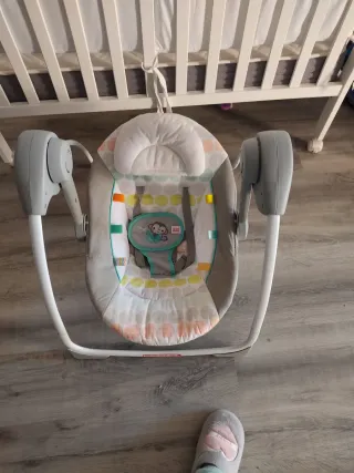 Cuna de bebé con colchón