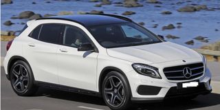 Tapa Enganche Delantera Mercedes GLA