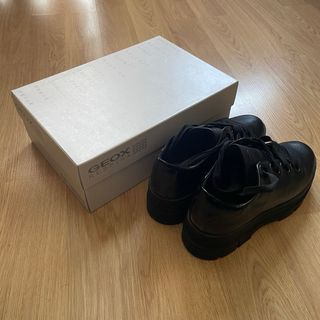 Zapatos Geox mujer negros plataforma