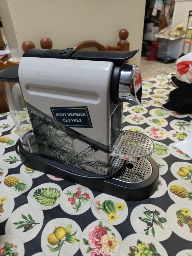 Cafetera Nespresso Saint-Germain