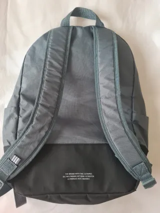 Mochila Adidas Negra y azul/verde grisaceo