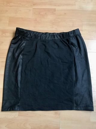 Falda tubo corta algodón negra