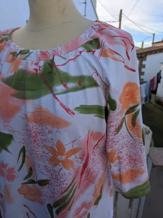 Top A de T manga francesa estampado floral XL