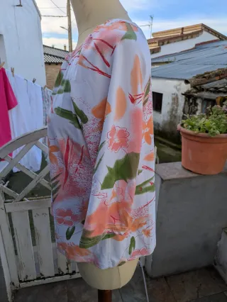 Top A de T manga francesa estampado floral XL
