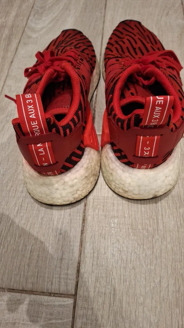 Zapatillas Adidas NMD R2 rojas y negras