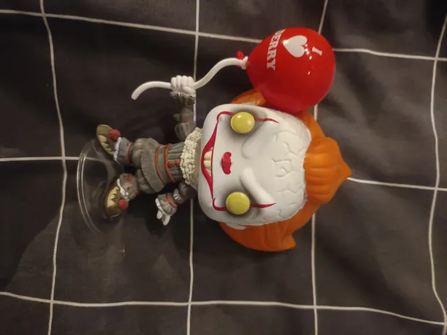 Funko Pop IT Pennywise sin caja