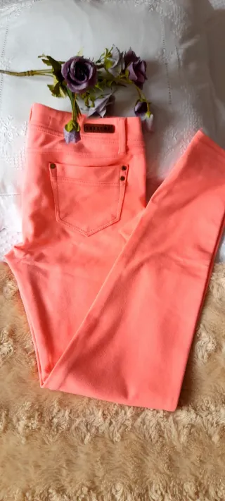 Pantalón pitillo Lexxury rosa