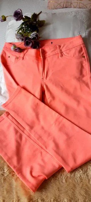 Pantalón pitillo Lexxury rosa