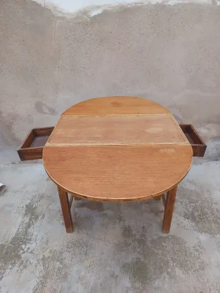 Mesa extensible y 4 sillas madera plegables