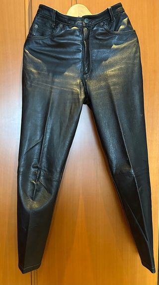 Pantalón de piel negro