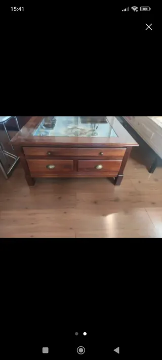 Tavolo da pranzo in legno e vetro