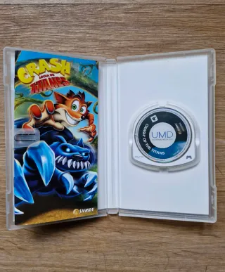 Crash Lucha de Titanes PSP