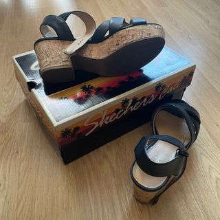 Sandalias Skechers Tacón Plataforma Negras Mujer