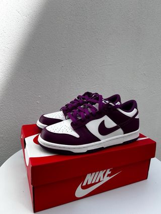 Nike Dunk Low Moradas y Blancas
