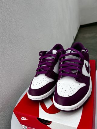 Nike Dunk Low Moradas y Blancas