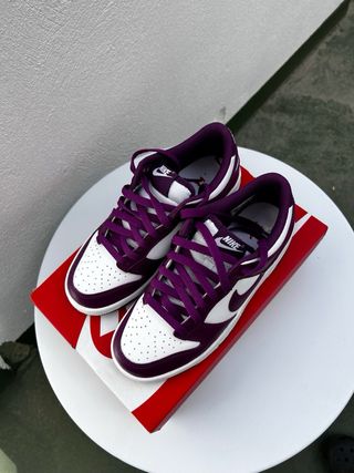 Nike Dunk Low Moradas y Blancas