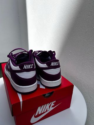 Nike Dunk Low Moradas y Blancas