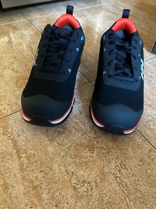 Zapatos de seguridad Helly Hansen T.41. Nuevos
