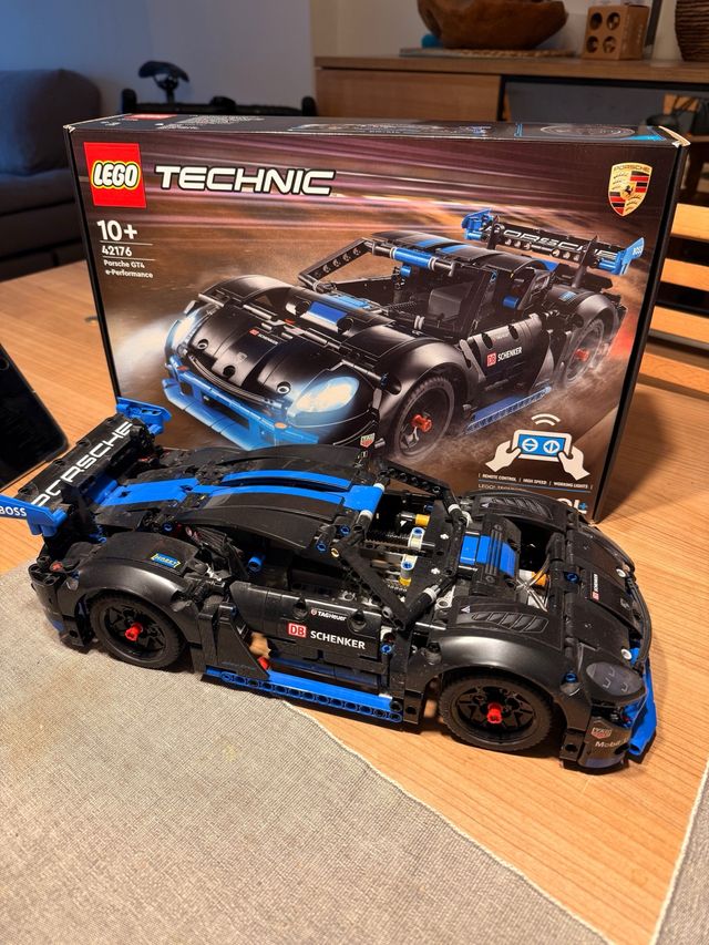 LEGO Technic Porsche GT4 42176