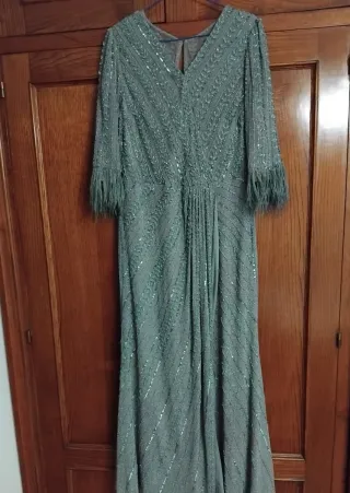 Vestido de fiesta verde y plateado