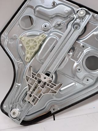 ELEVALUNAS TRASERO IZQUIERDO KIA VENGA