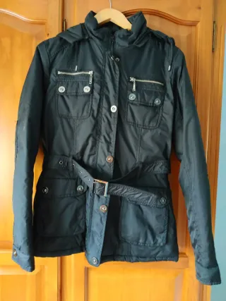 Cazadora negra a estrenar (( costó 80€)) Beyond.