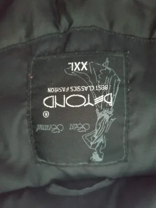 Cazadora negra a estrenar (( costó 80€)) Beyond.