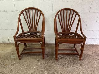 Conjunto ratán: 2 sillas y 2 mesas