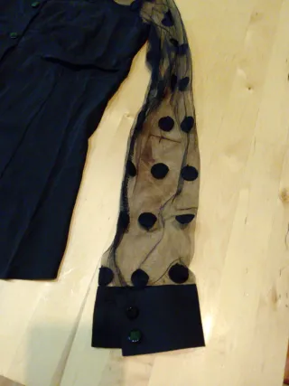 Blusa transparente de lunares