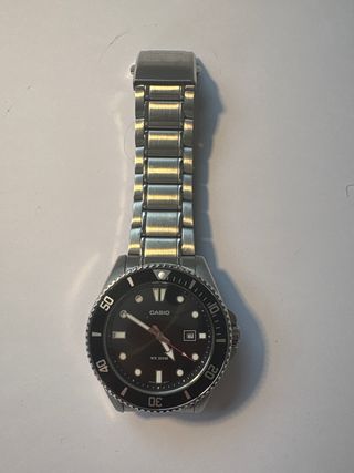 Reloj Casio Negro y Plateado