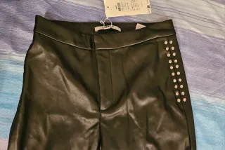 Pantaloni ONLY ecopelle con borchie