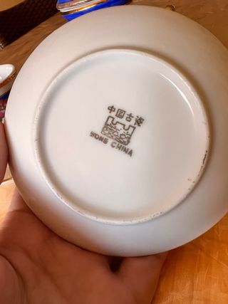 Set Tazzine Bone China - dettagli dorati e blu