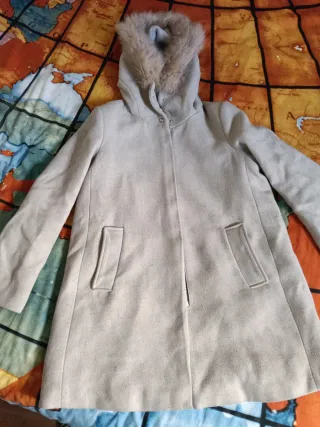 Abrigo paño beige con capucha