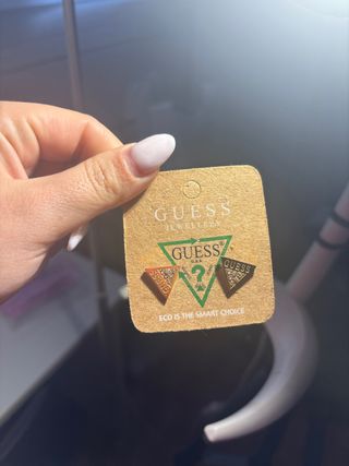 Conjunto Pendientes Triángulo Guess